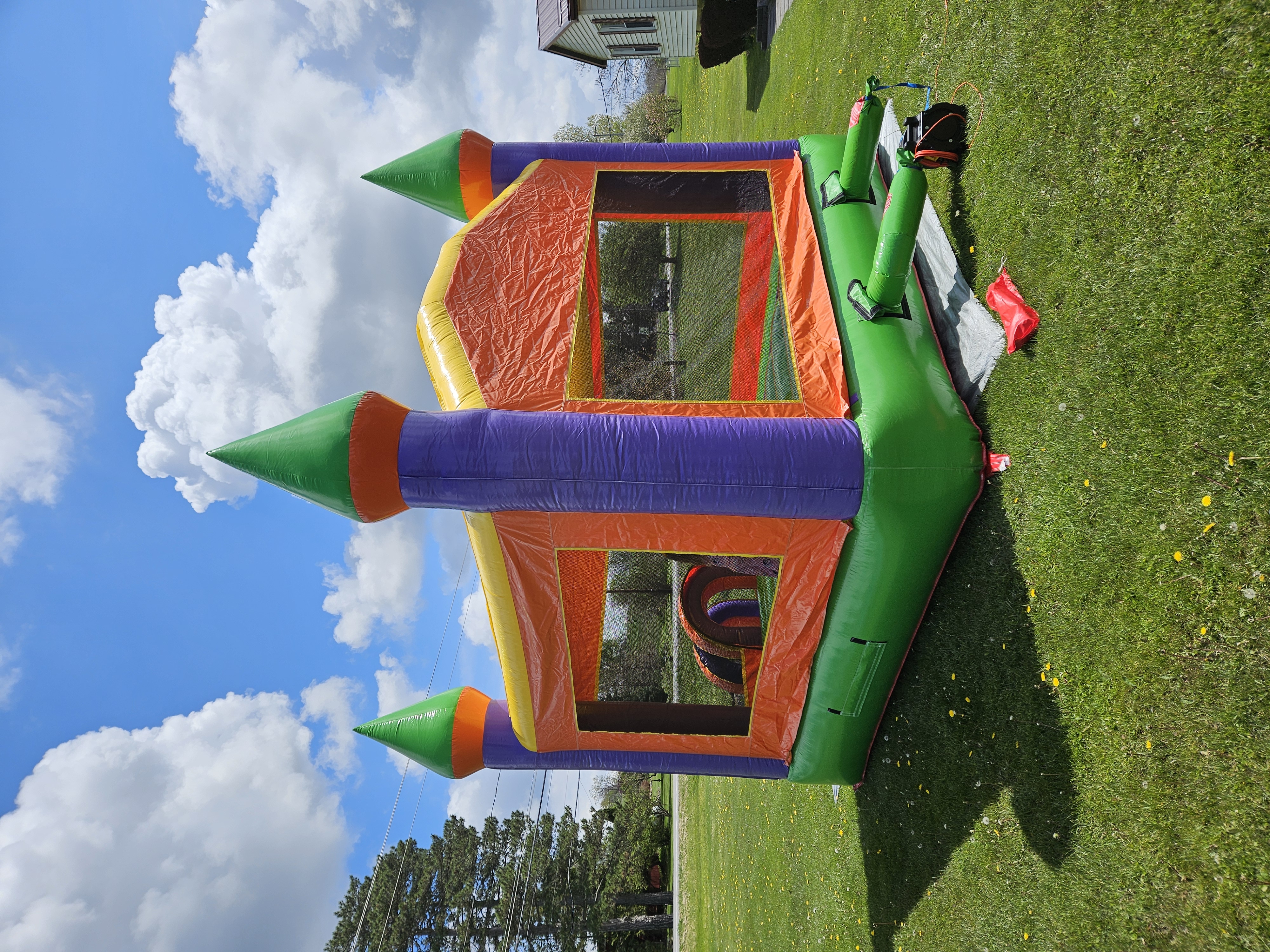Bouncy-Castle-Safe-Clean-Colorful